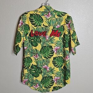 NWOT Sandrine Rose XS "Love Me"Tropical Print Yellow Snap Front Top Short Sleeve